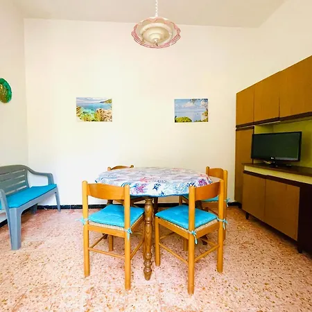 Viticcio Aurora E Fiorita - Goelba 아파트